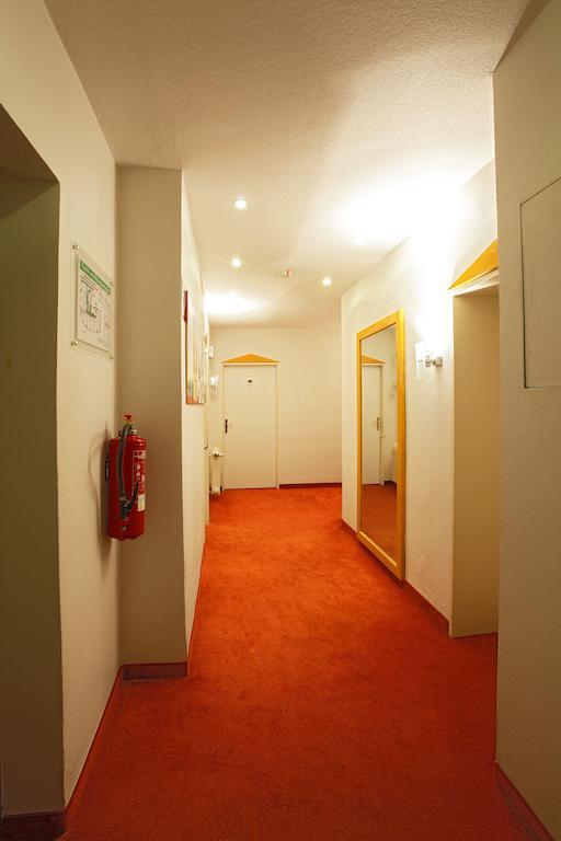 Warsteinerhof By Centro Comfort Cologne Exterior photo